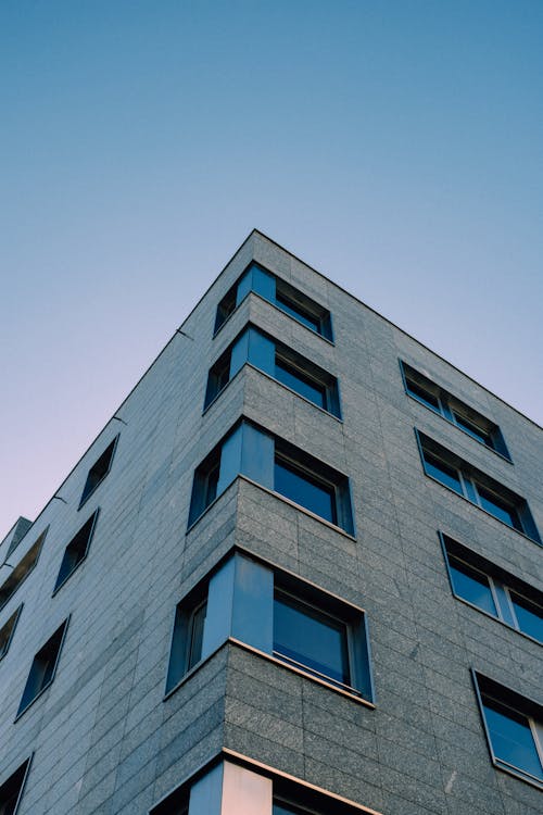 An image of a multi-family building